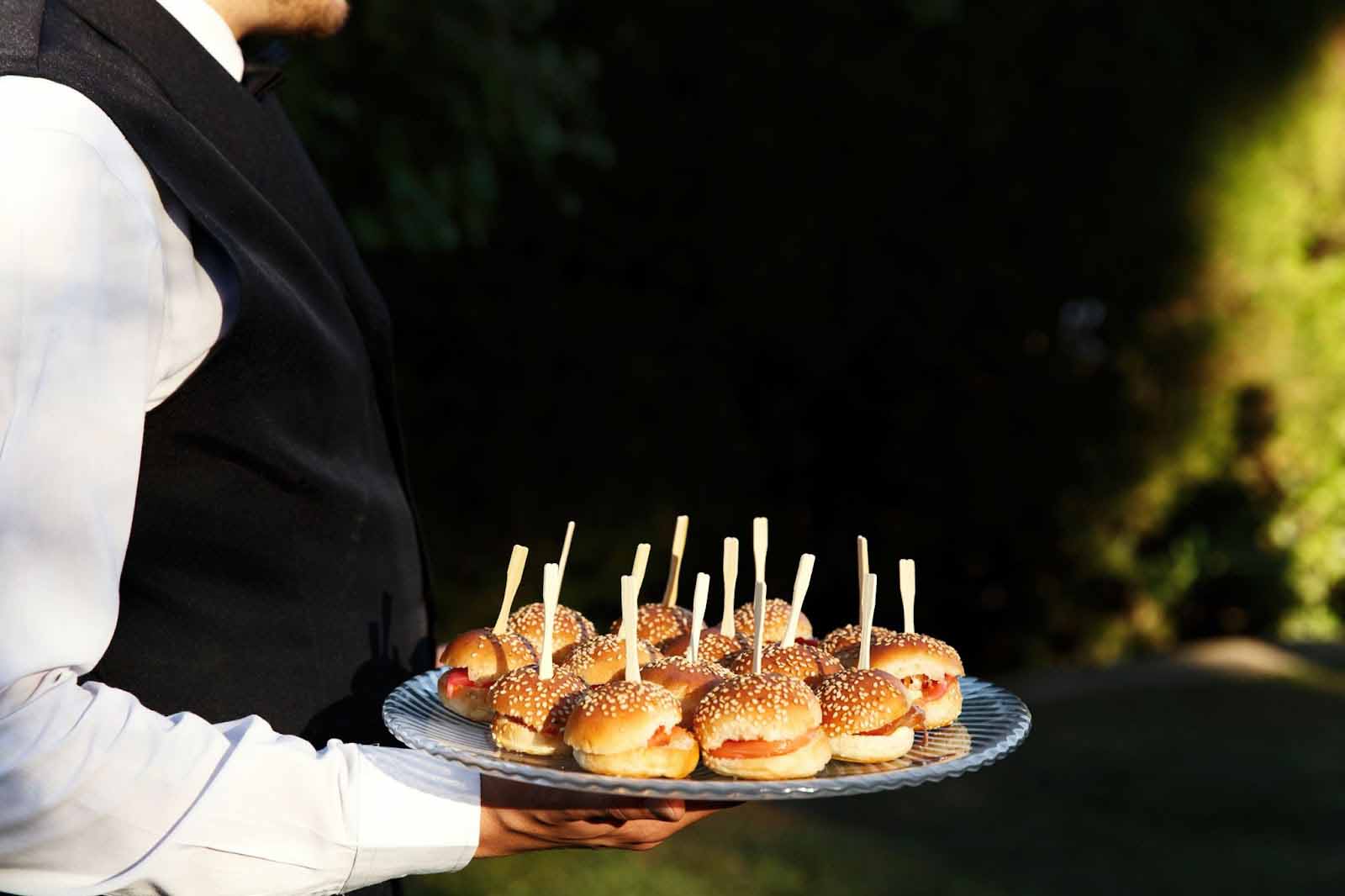 How You Can Benefit By Hiring a Corporate Caterer For Business Events?